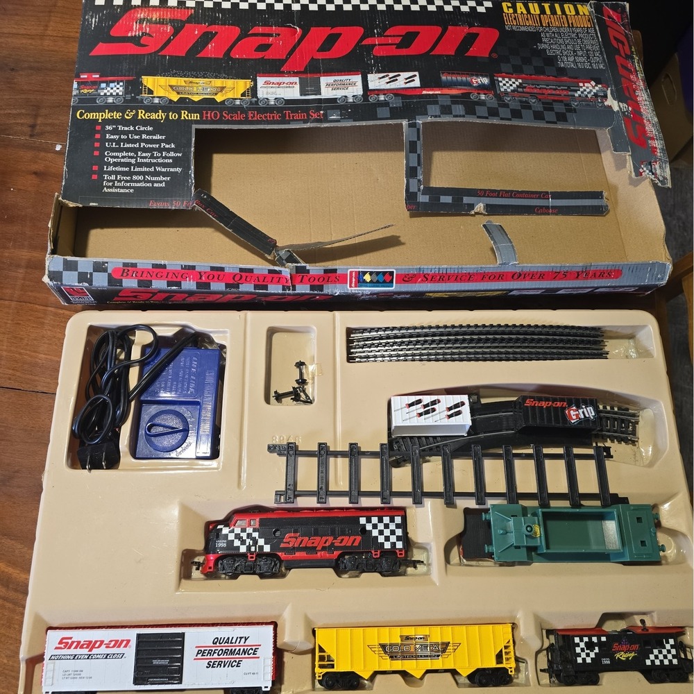 1998 Gold Medal Limited Edition" model number "8946" Snap On Train Set
